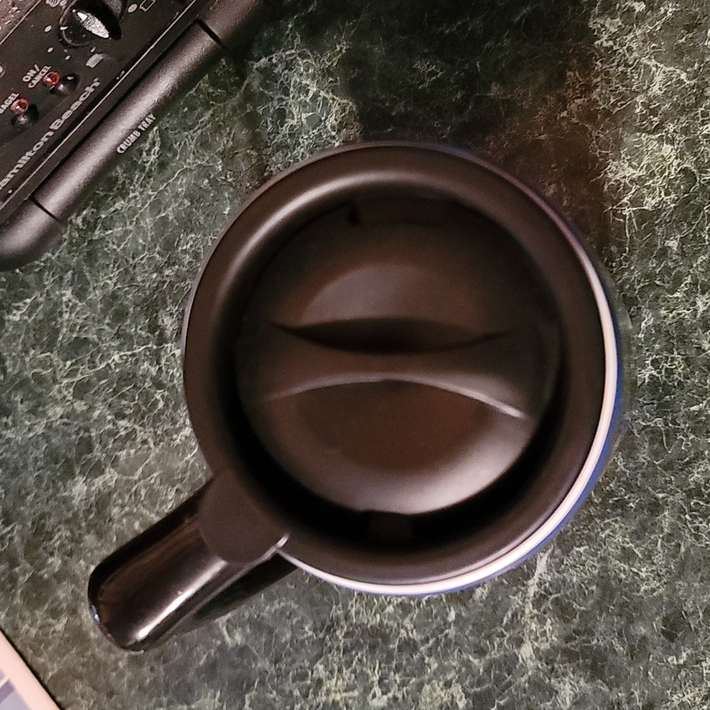 Cup with lid - Picture 2 of 7